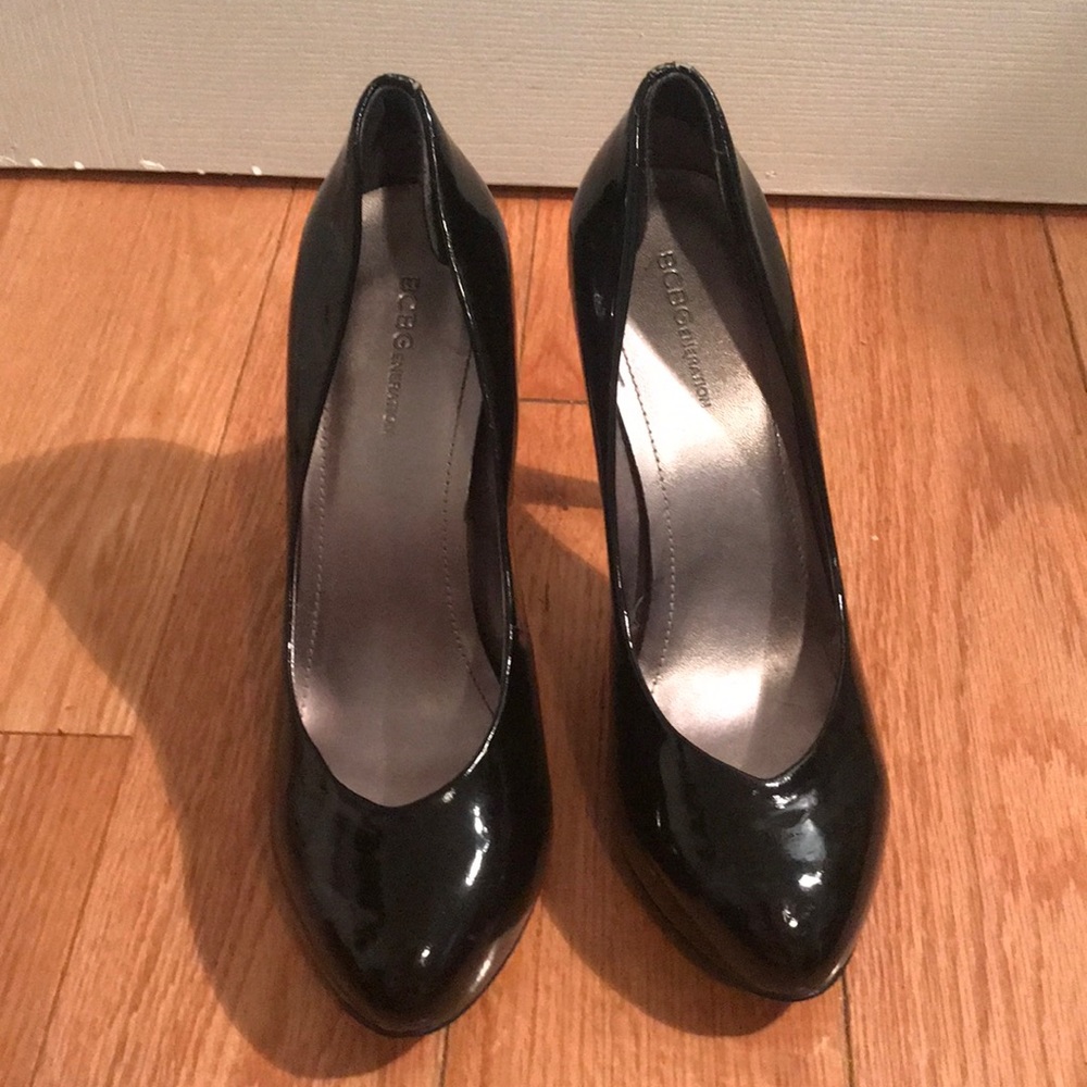 Patent  leather pumps